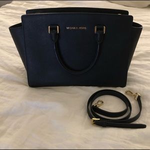Michael Kors Large Selma in Black